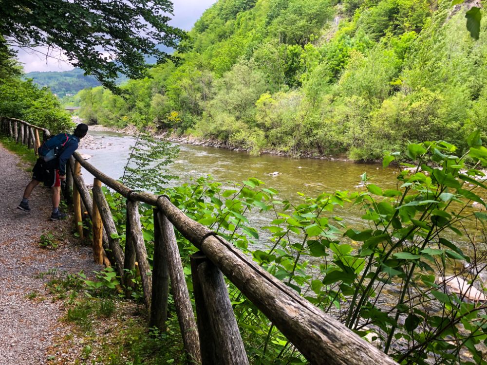 sentiero dei due ponti ponte della fola pievepelago
