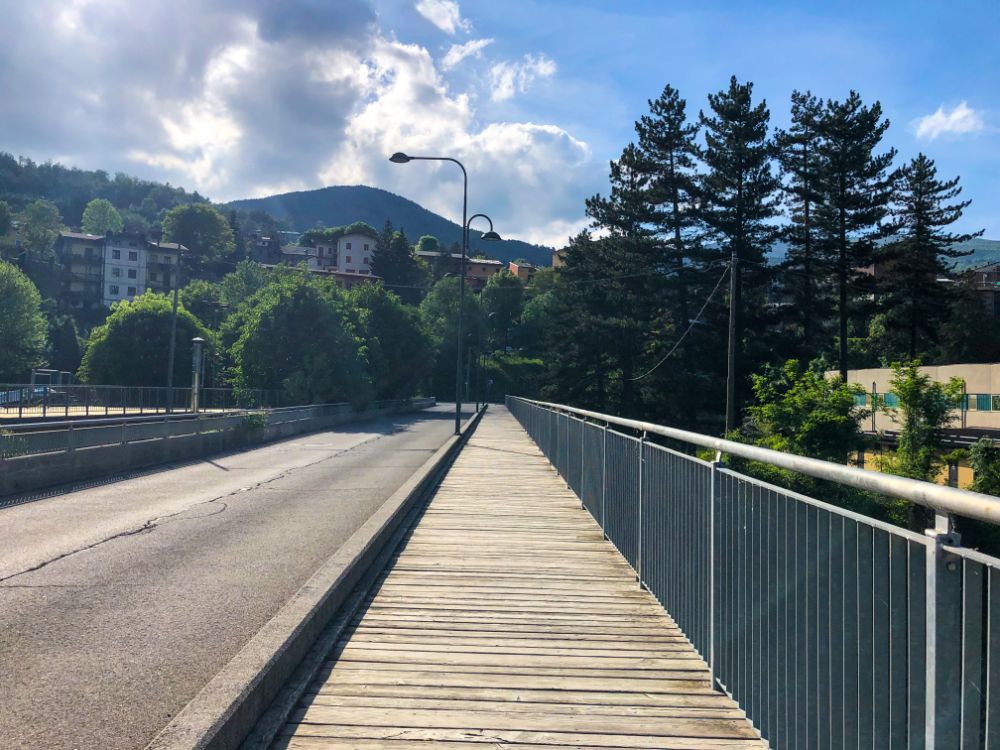 sentiero dei due ponti trekking pievepelago ponte della fola