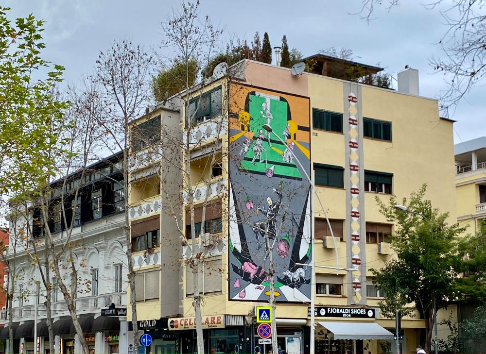 murales a tirana