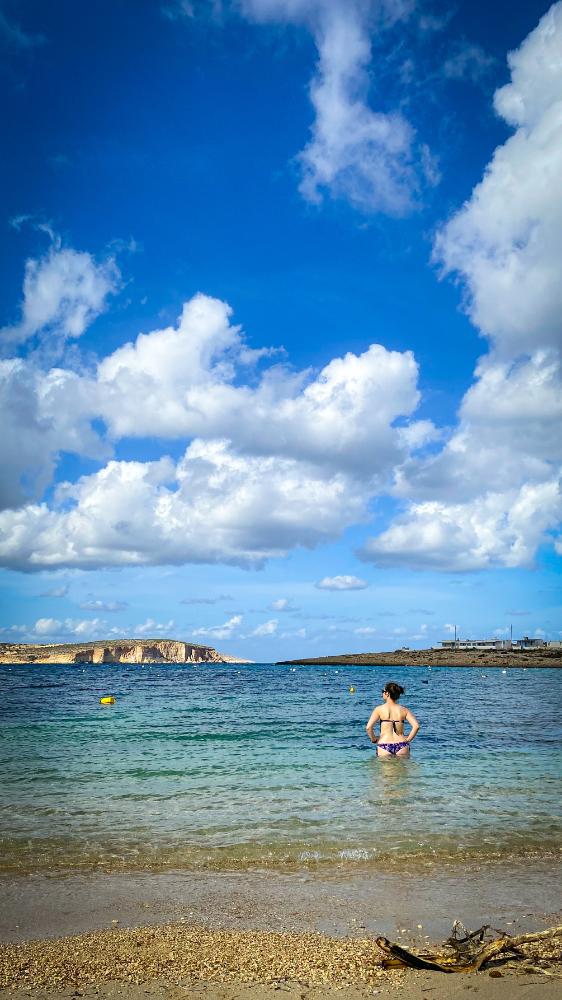 bagno nel mare di malta a novembre